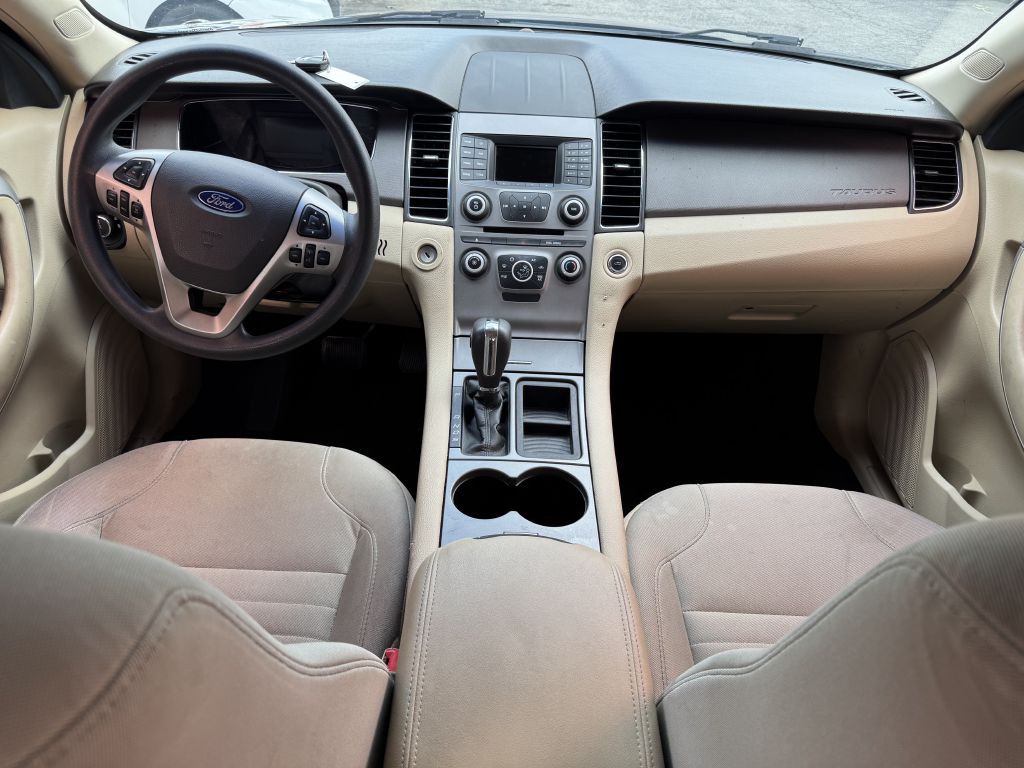 2015 Ford Taurus Image 7