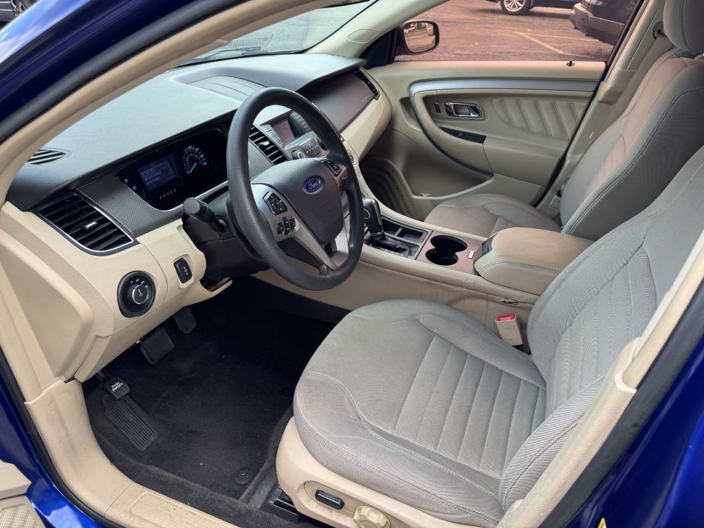 2015 Ford Taurus Image 9