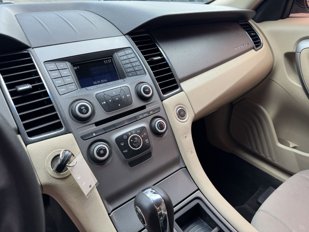 2015 Ford Taurus Image 11