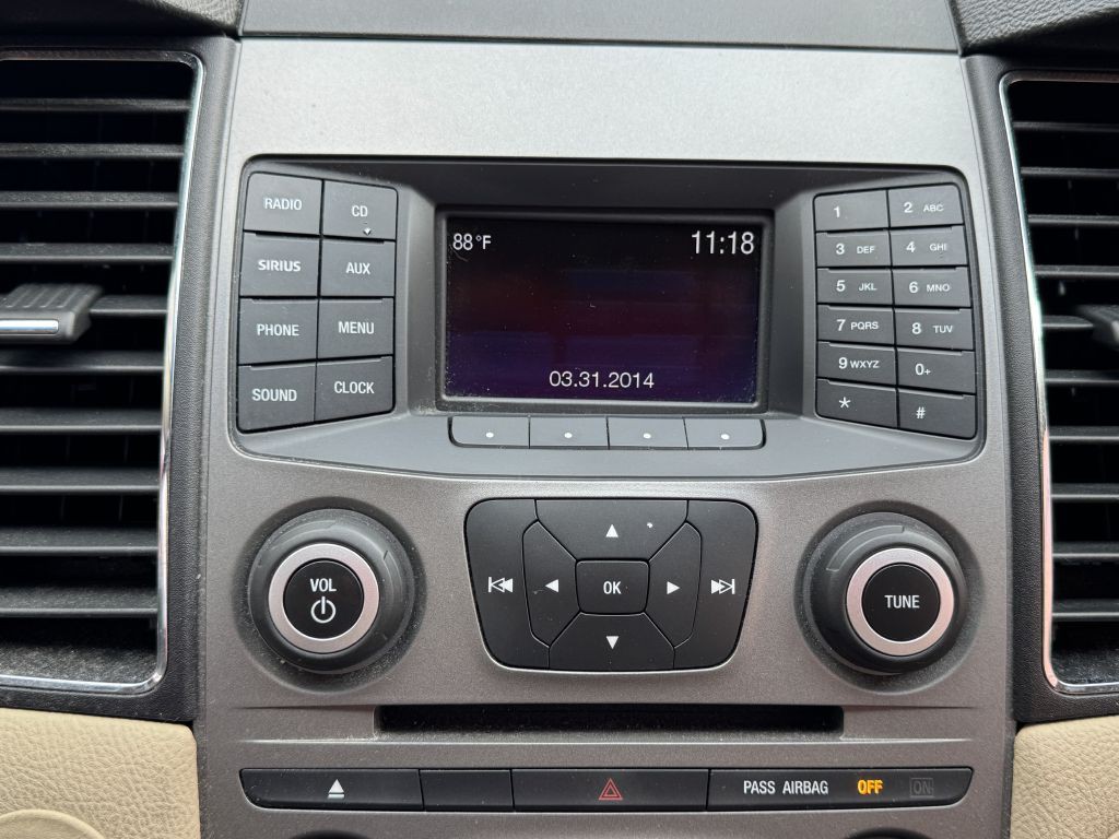 2015 Ford Taurus Image 17