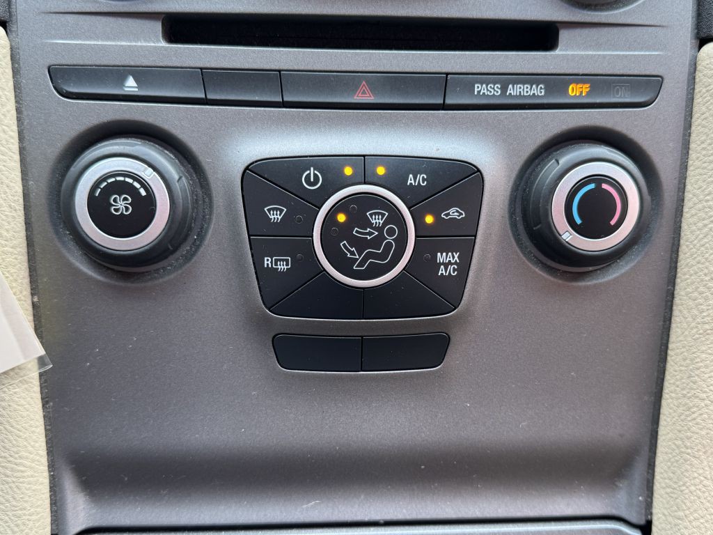 2015 Ford Taurus Image 18