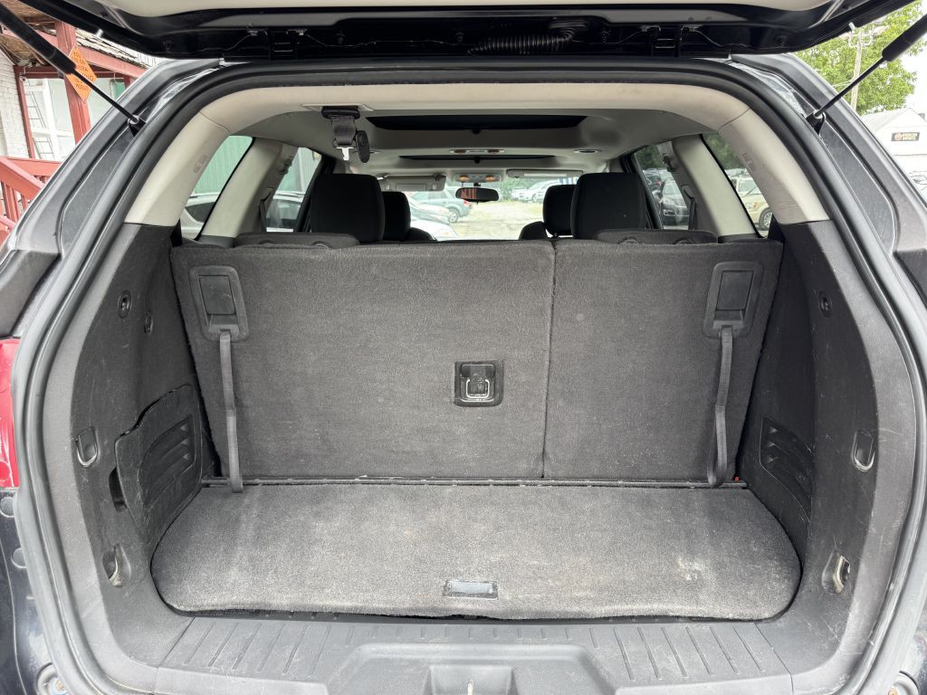 2011 Chevrolet Traverse Image 4