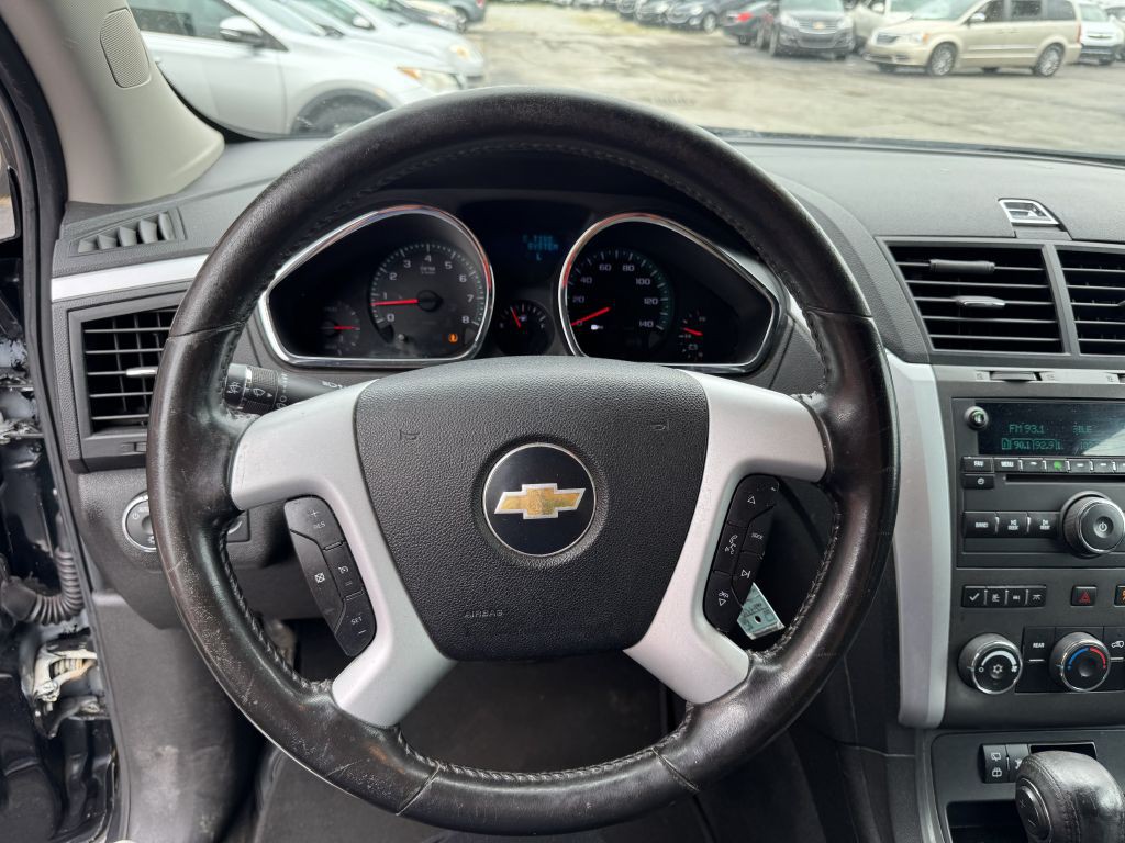 2011 Chevrolet Traverse Image 10