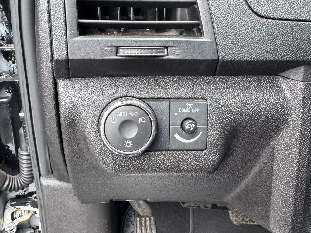 2011 Chevrolet Traverse Image 13