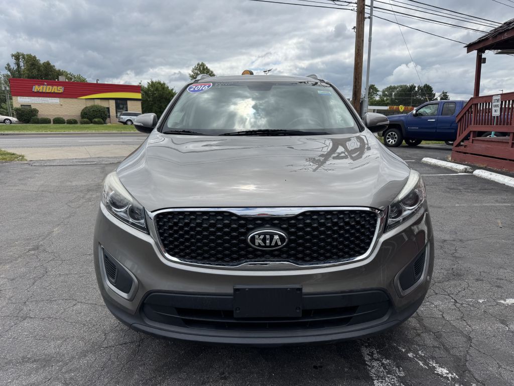 2016 Kia Sorento Image 2