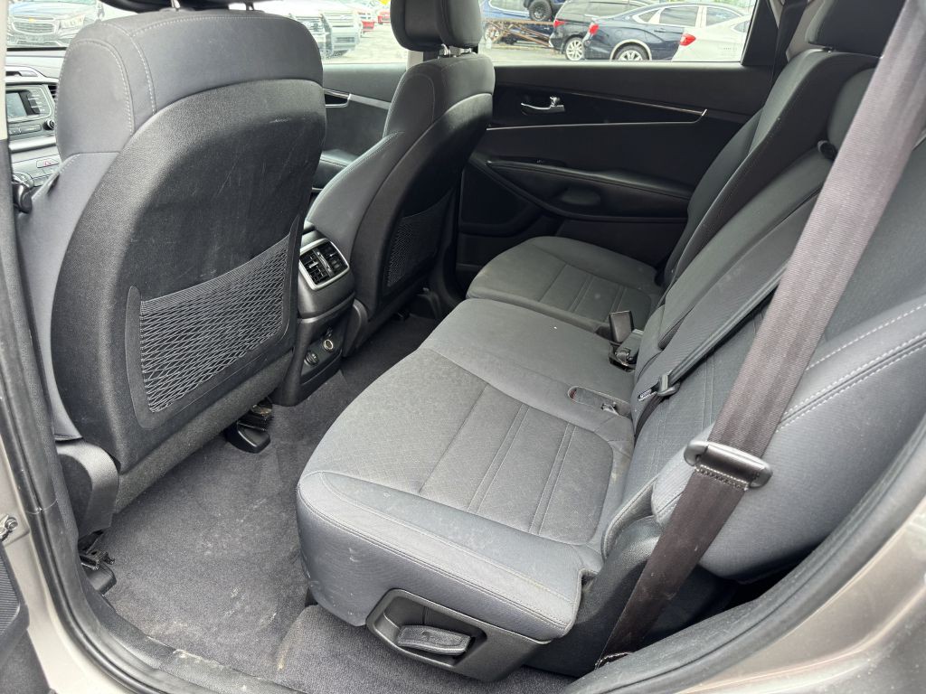 2016 Kia Sorento Image 6