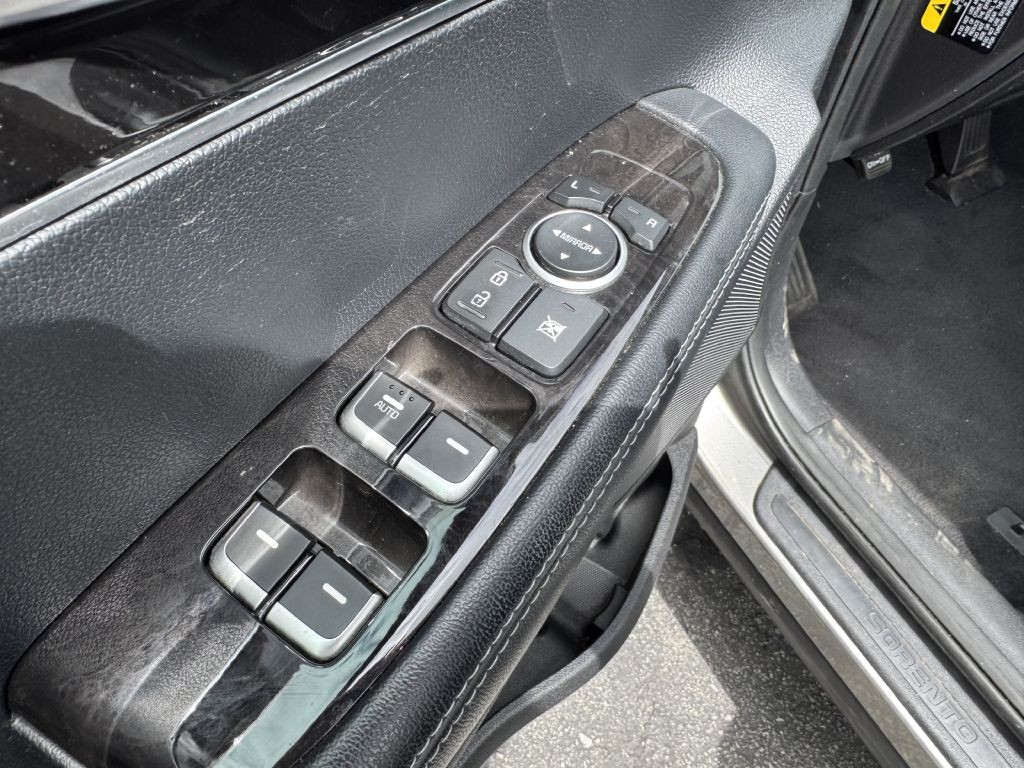 2016 Kia Sorento Image 9