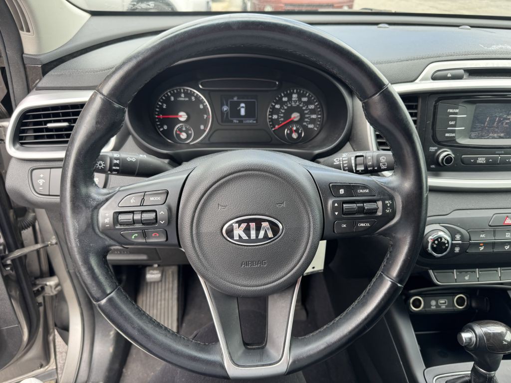 2016 Kia Sorento Image 11