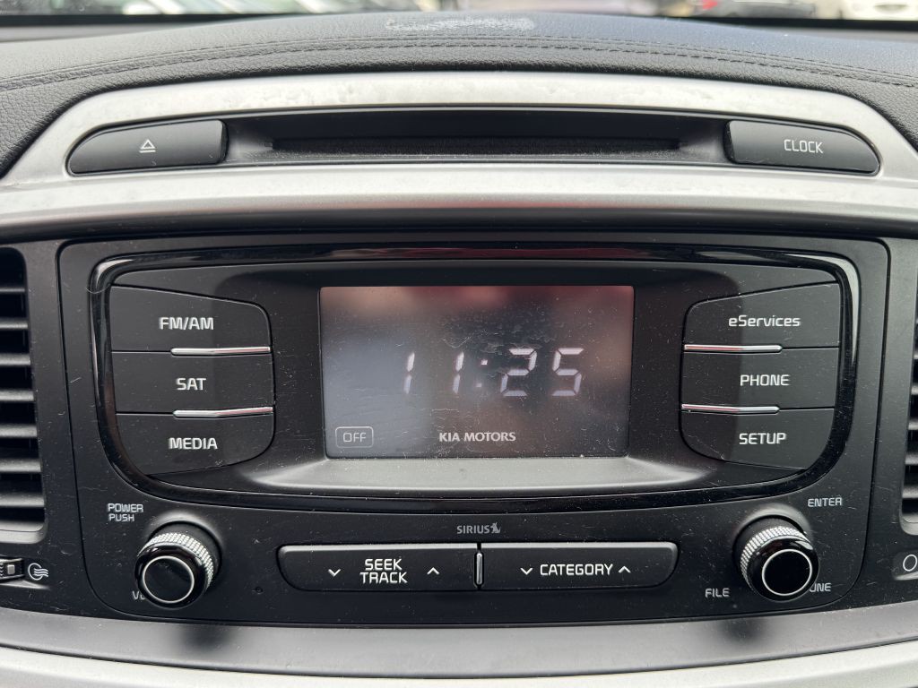 2016 Kia Sorento Image 17