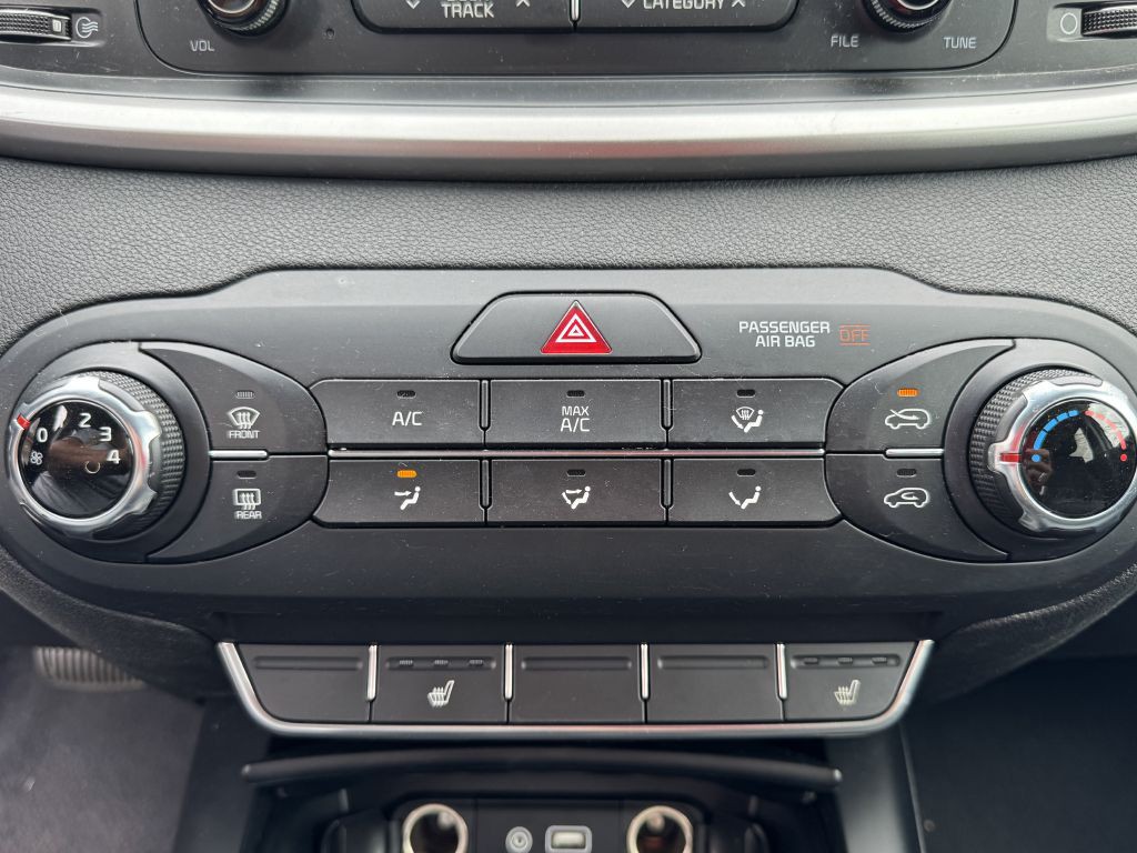 2016 Kia Sorento Image 18