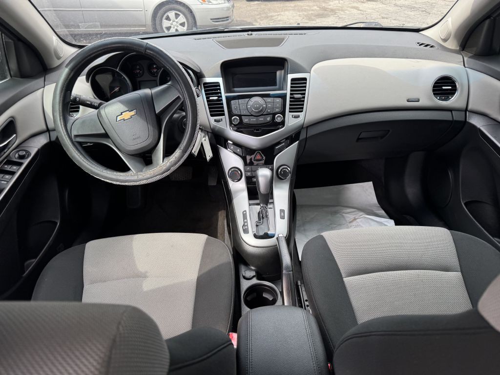 2012 Chevrolet Cruze Image 6