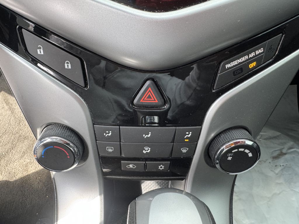 2012 Chevrolet Cruze Image 15