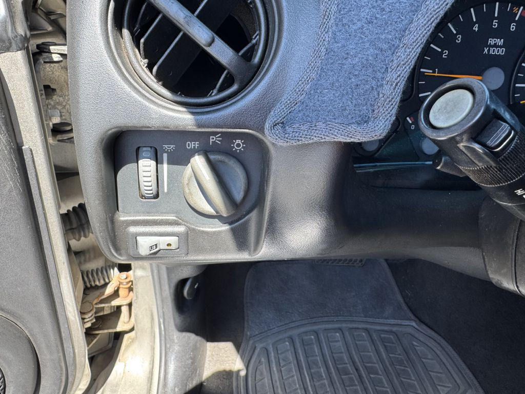 2000 Pontiac Firebird Image 11