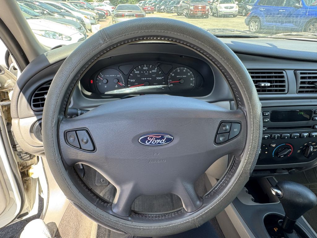 2003 Ford Taurus Image 9