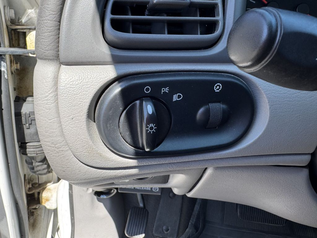 2003 Ford Taurus Image 13