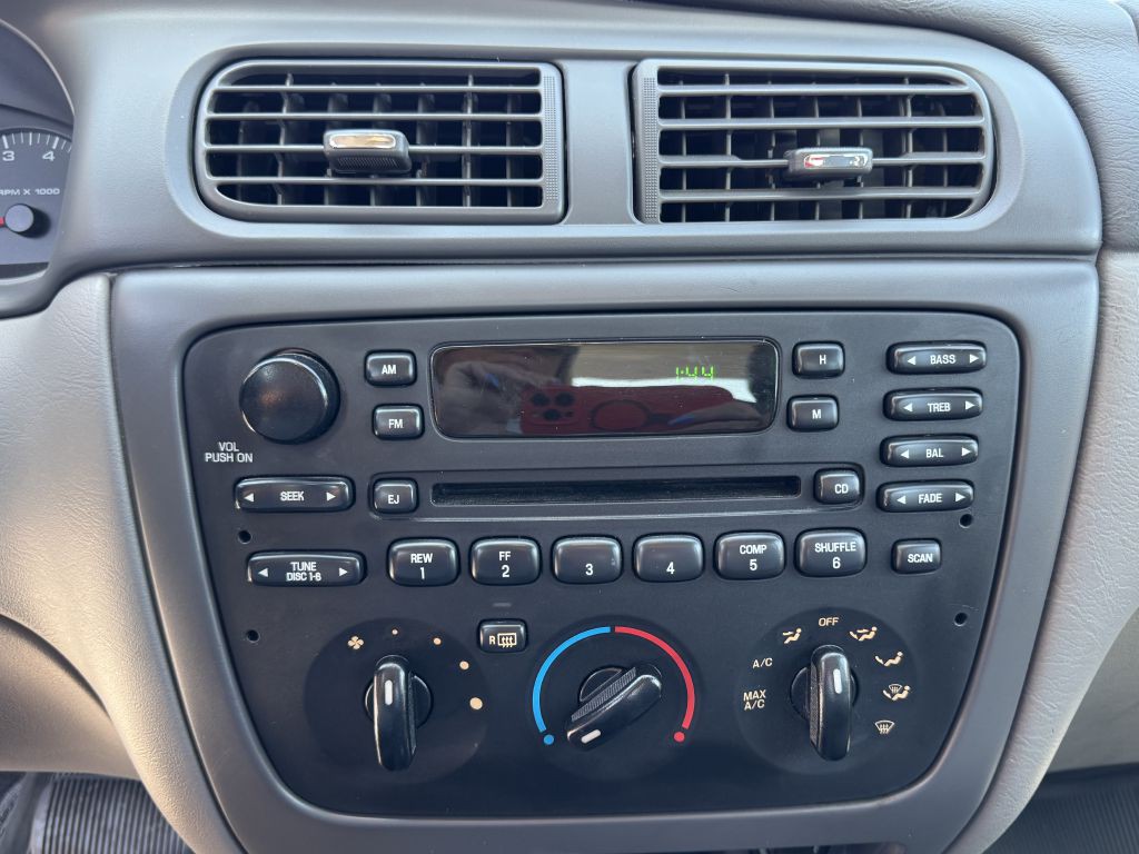 2003 Ford Taurus Image 16