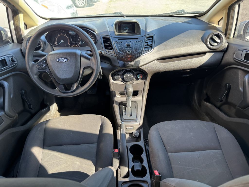 2015 Ford Fiesta Image 6