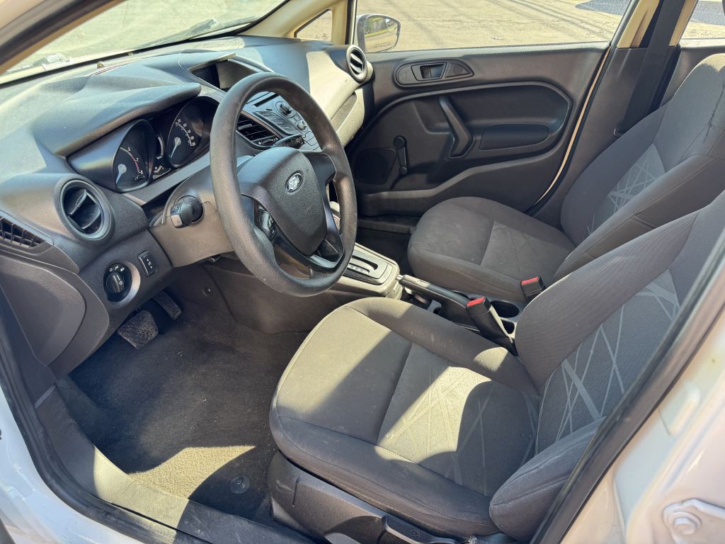 2015 Ford Fiesta Image 7