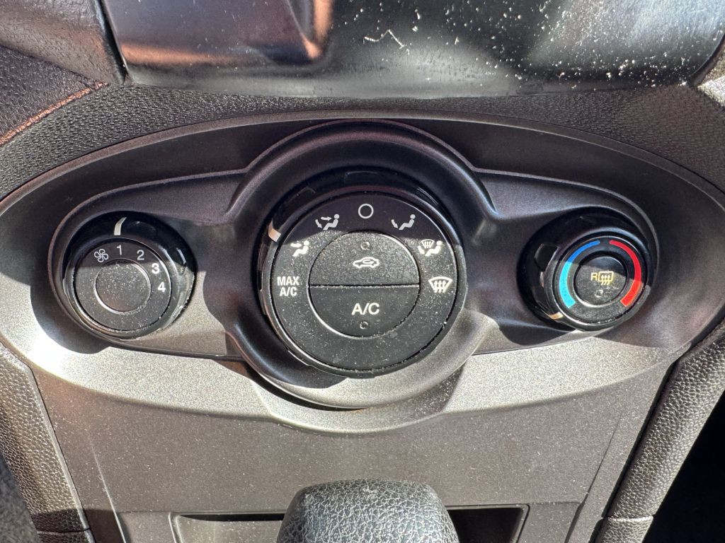 2015 Ford Fiesta Image 15
