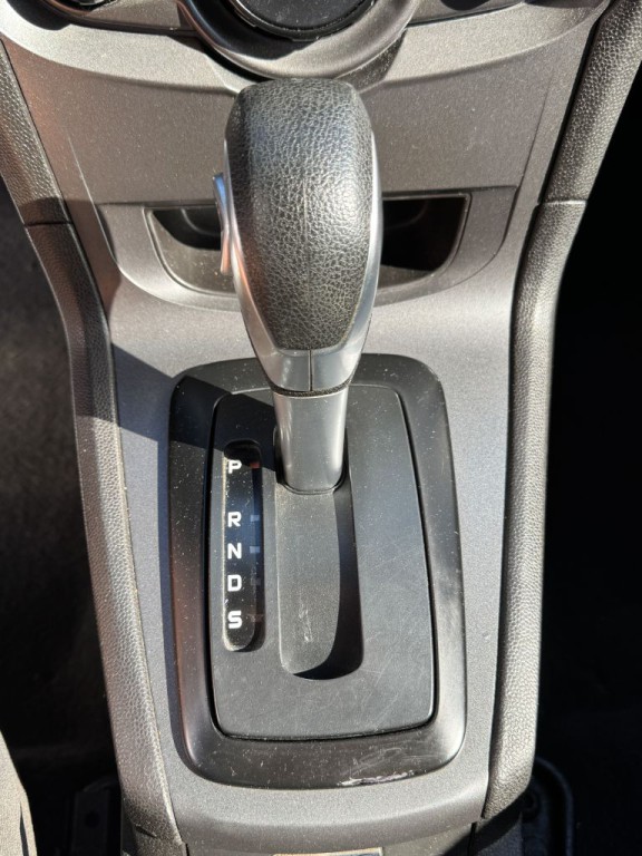 2015 Ford Fiesta Image 16