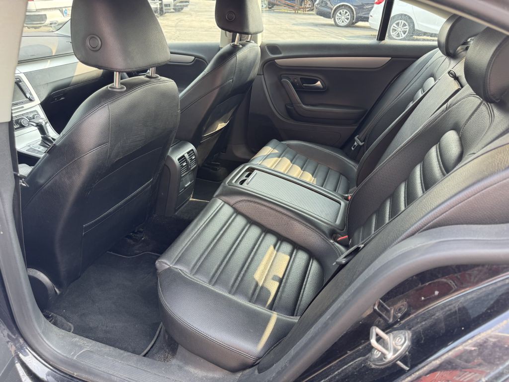 2010 Volkswagen CC Image 5