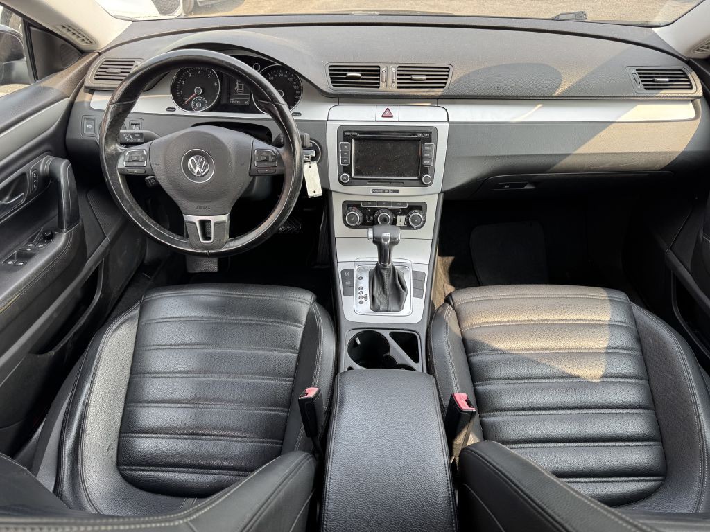 2010 Volkswagen CC Image 6
