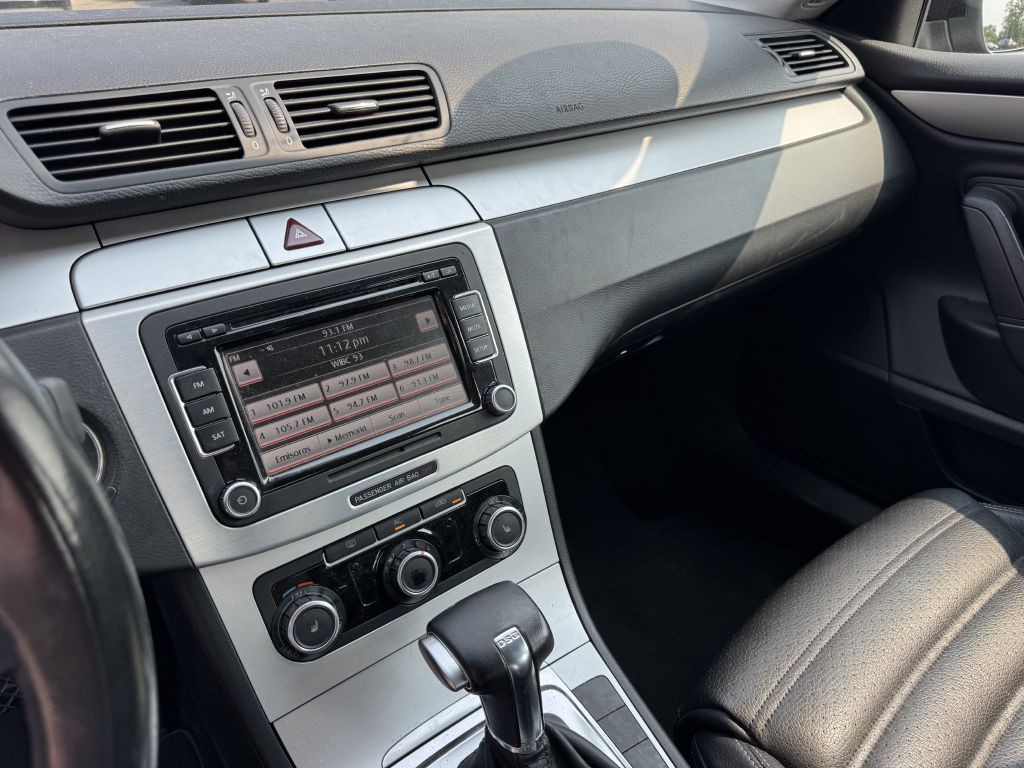 2010 Volkswagen CC Image 11