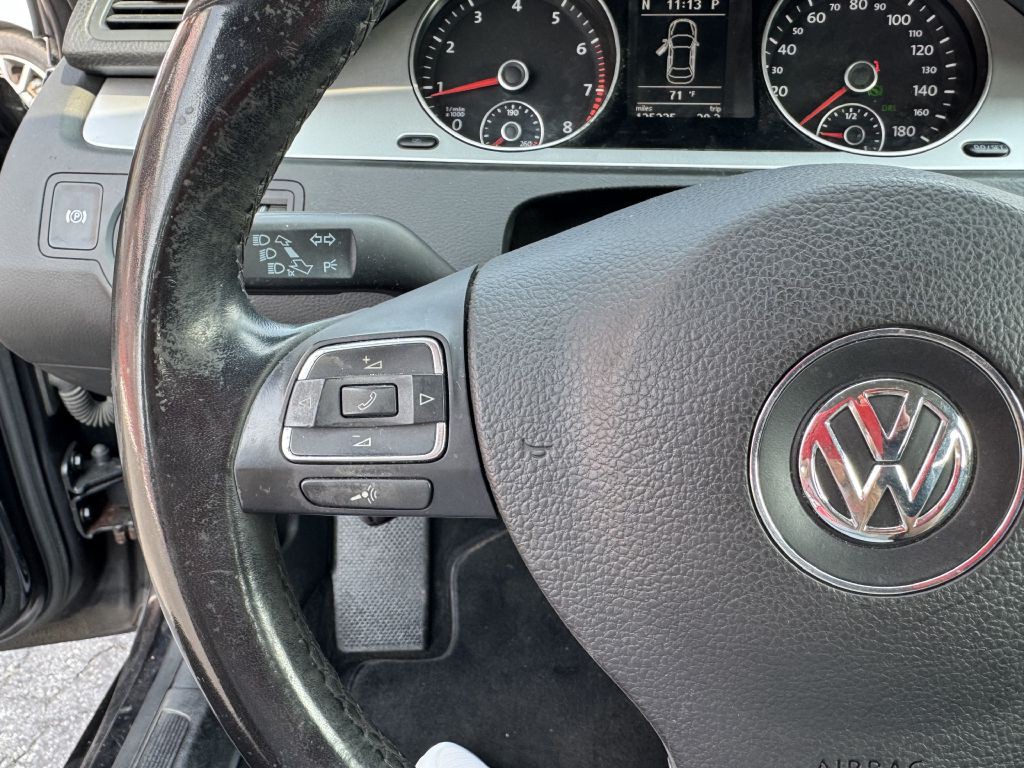 2010 Volkswagen CC Image 15