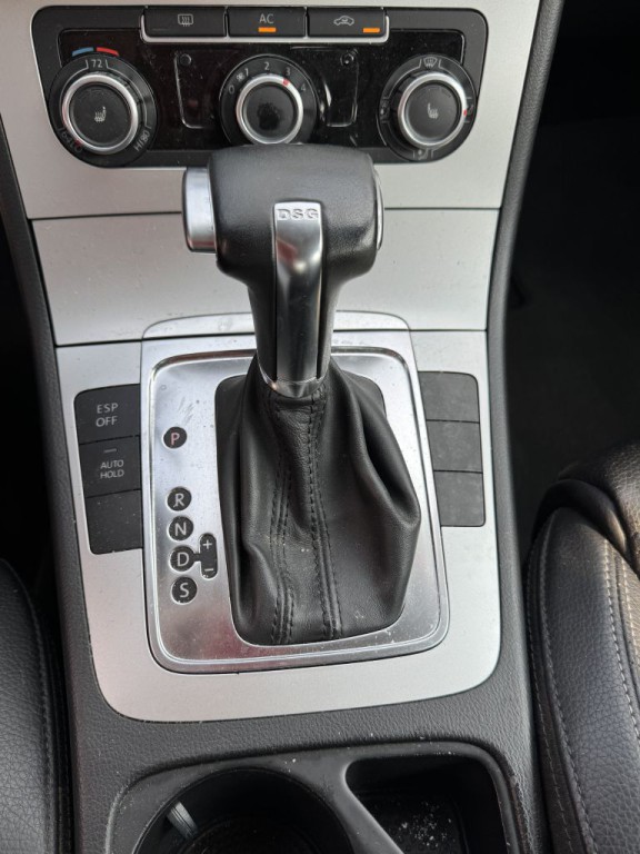 2010 Volkswagen CC Image 19