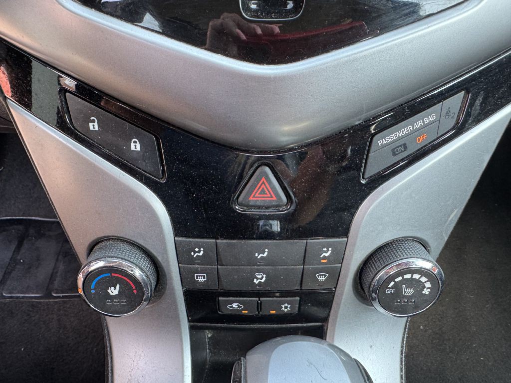 2014 Chevrolet Cruze Image 17