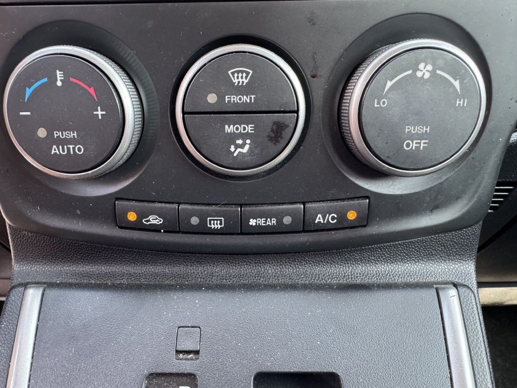 2015 Mazda Mazda5 Image 21