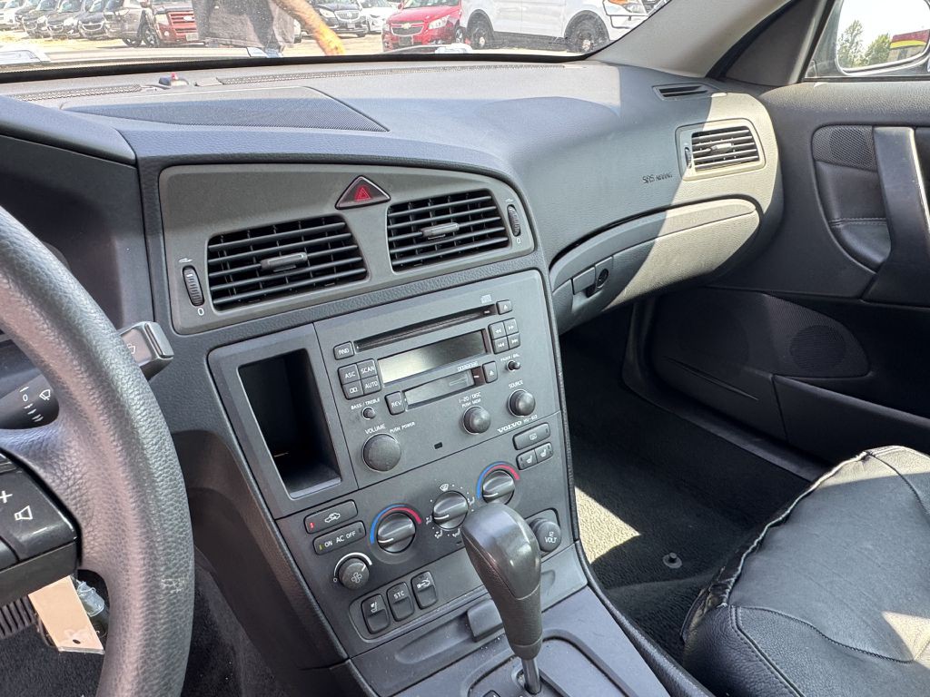 2002 Volvo S60 Image 11