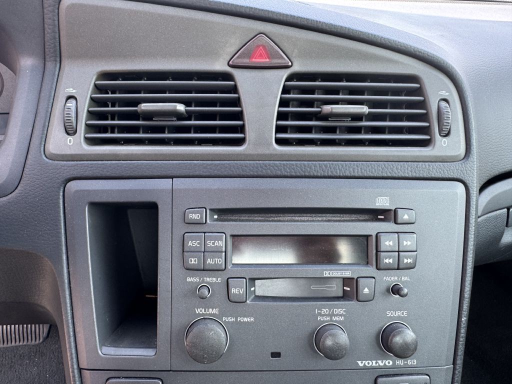 2002 Volvo S60 Image 17