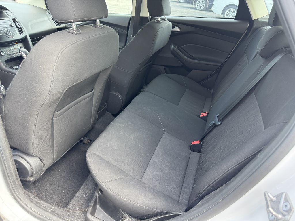 2017 Ford Focus Image 6
