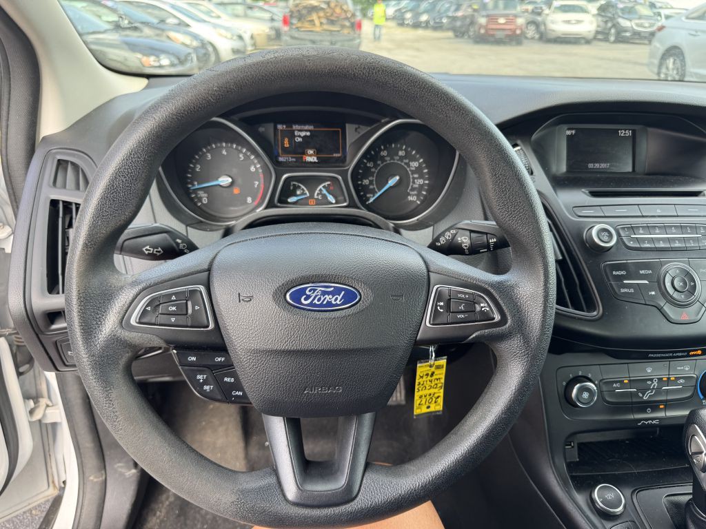 2017 Ford Focus Image 10