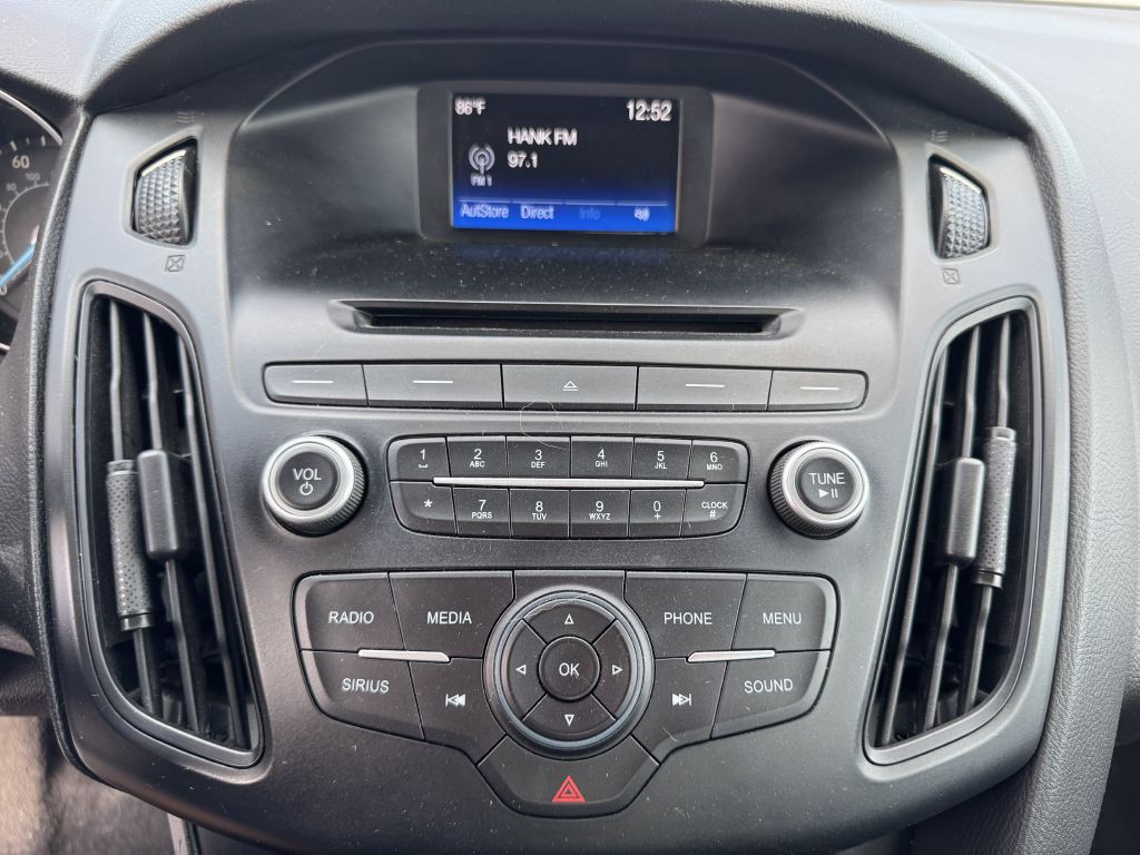 2017 Ford Focus Image 18