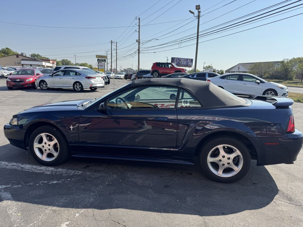 2001 Ford Mustang Image 3