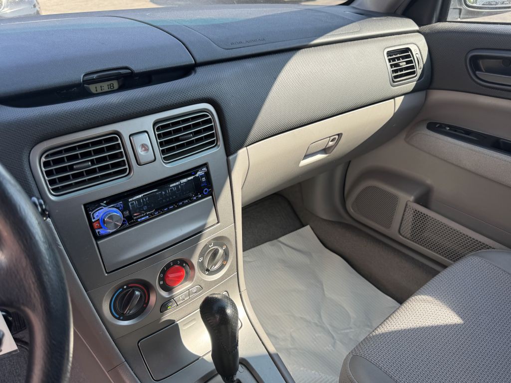 2004 Subaru Forester Image 11