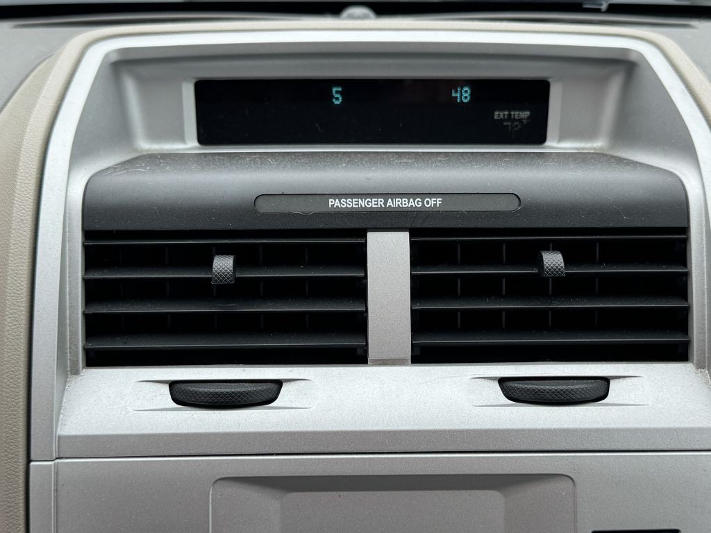 2010 Mercury Mariner Image 16