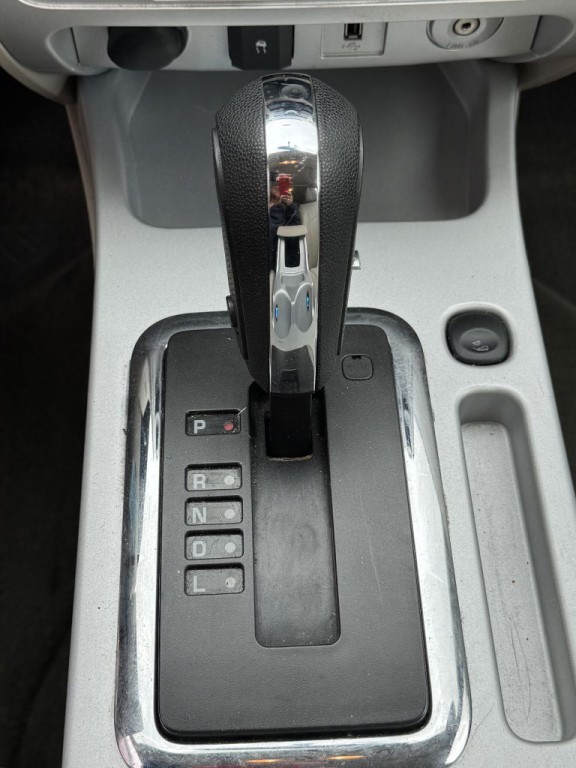 2010 Mercury Mariner Image 20
