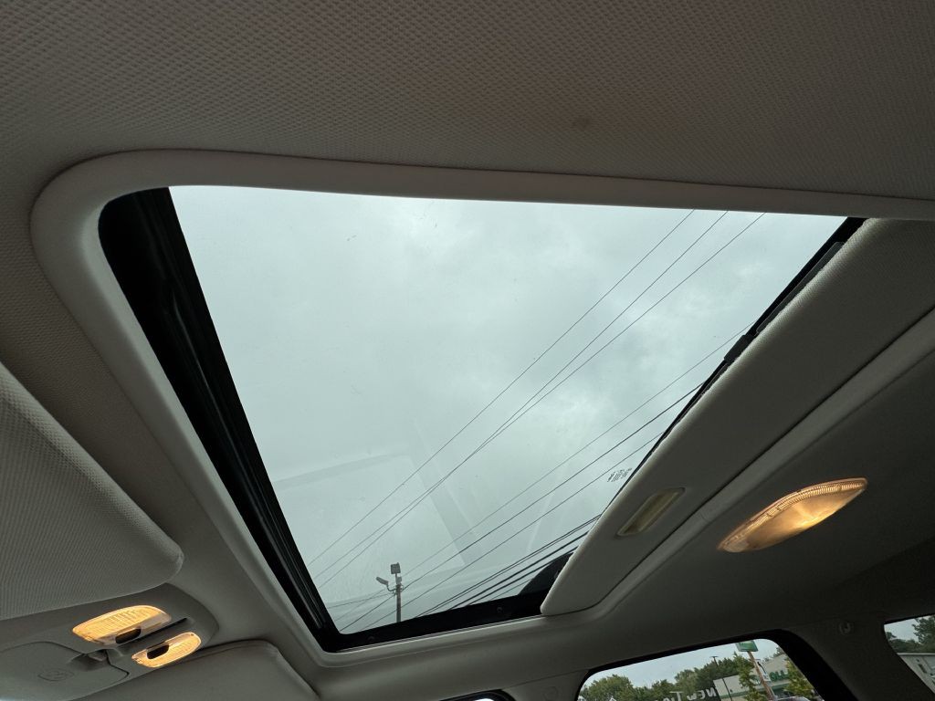 2010 Mercury Mariner Image 21