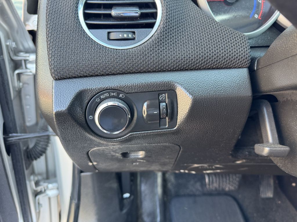 2016 Chevrolet Cruze Image 12