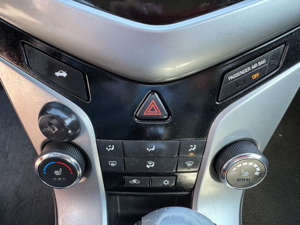 2016 Chevrolet Cruze Image 17