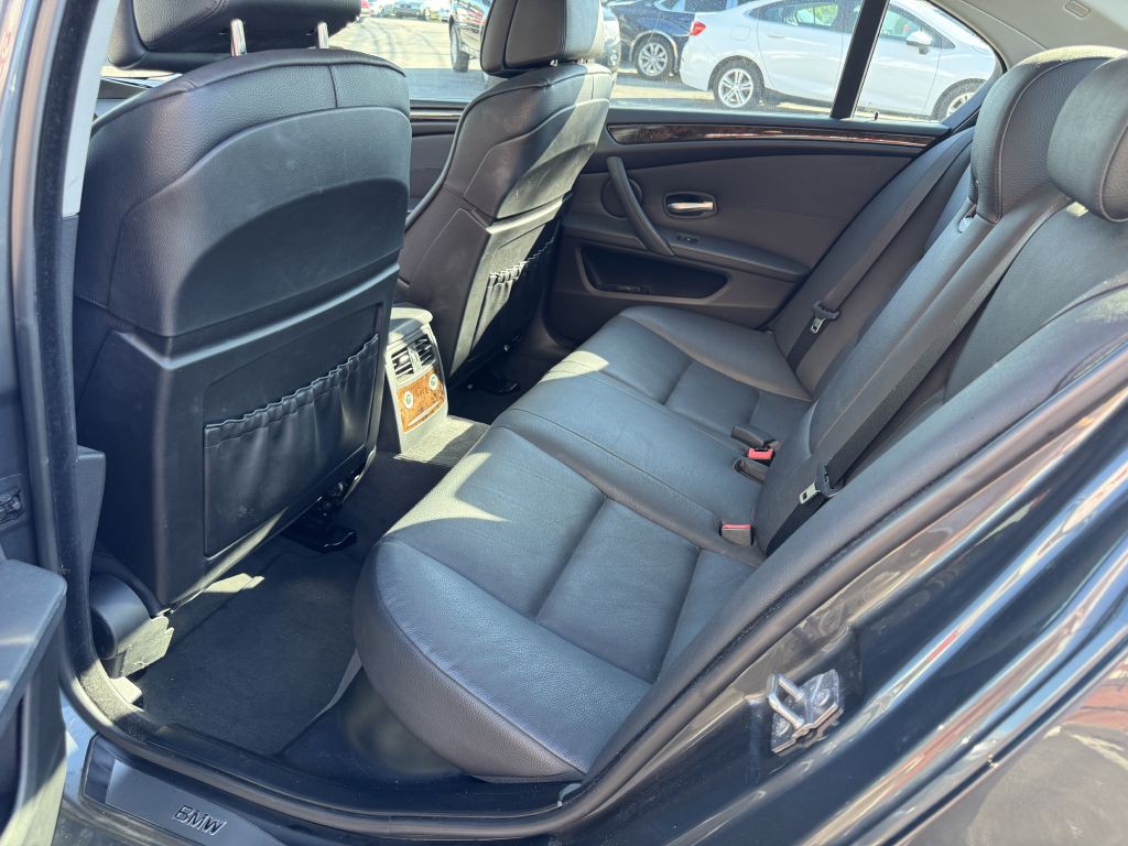 2010 BMW 5 Series Image 5