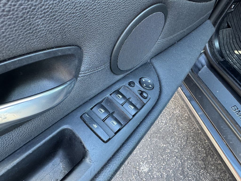 2010 BMW 5 Series Image 9