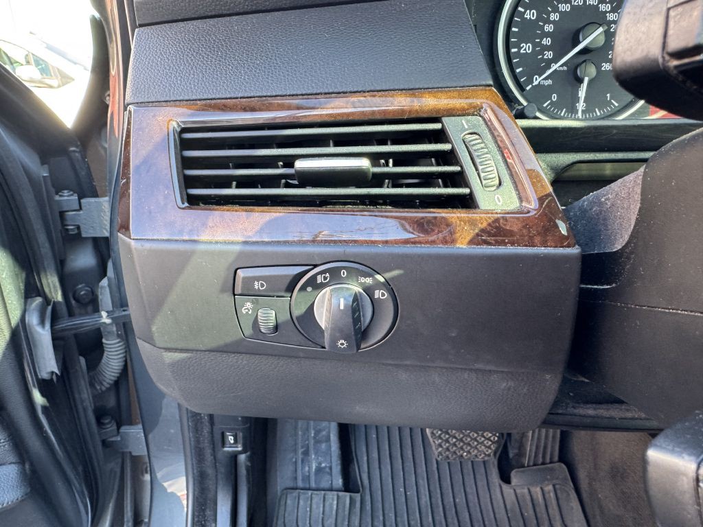 2010 BMW 5 Series Image 13