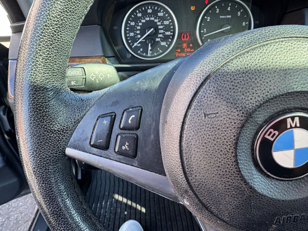 2010 BMW 5 Series Image 14