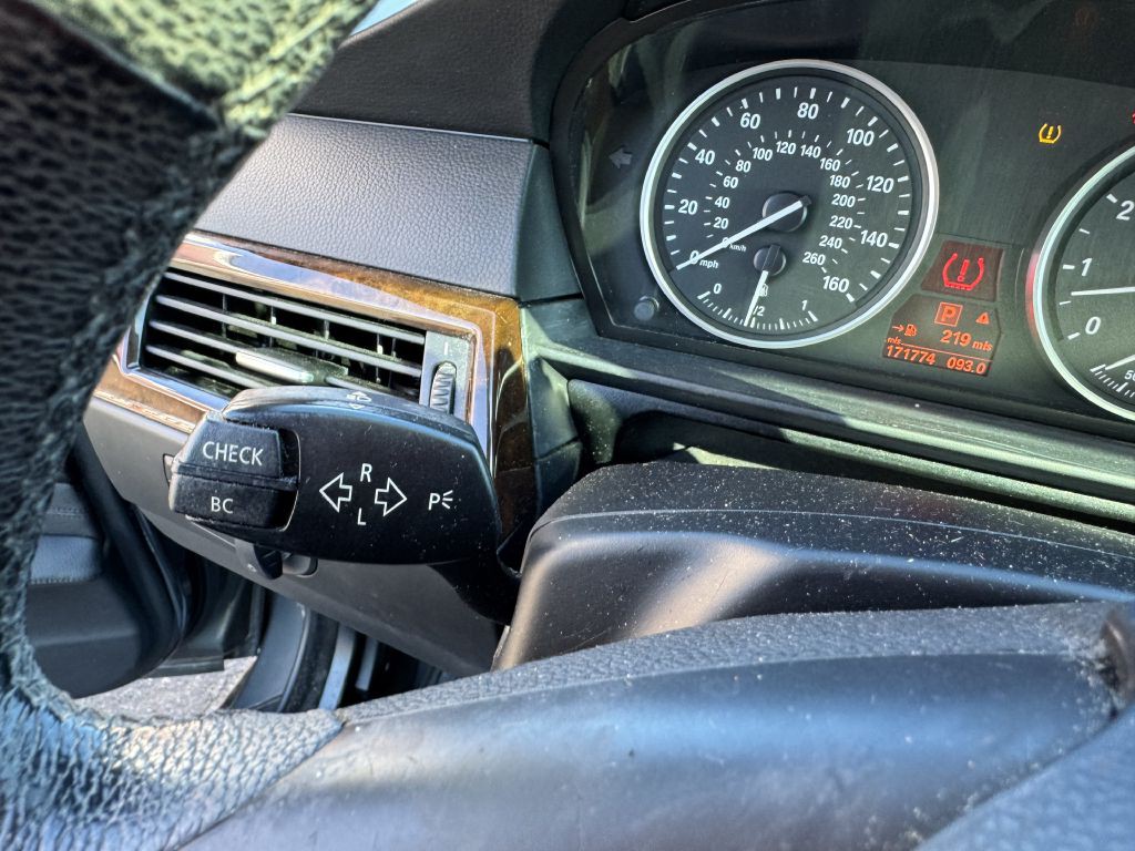 2010 BMW 5 Series Image 15