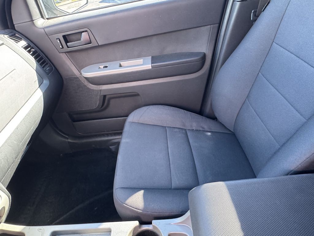 2011 Ford Escape Image 12