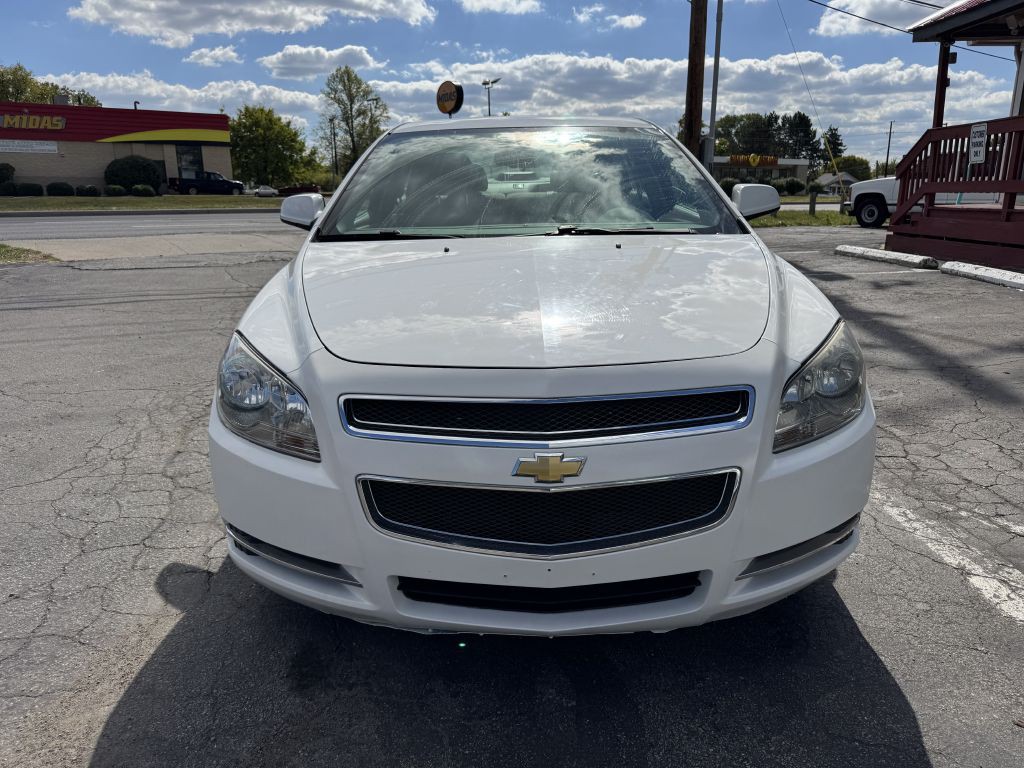 2012 Chevrolet Malibu Image 2